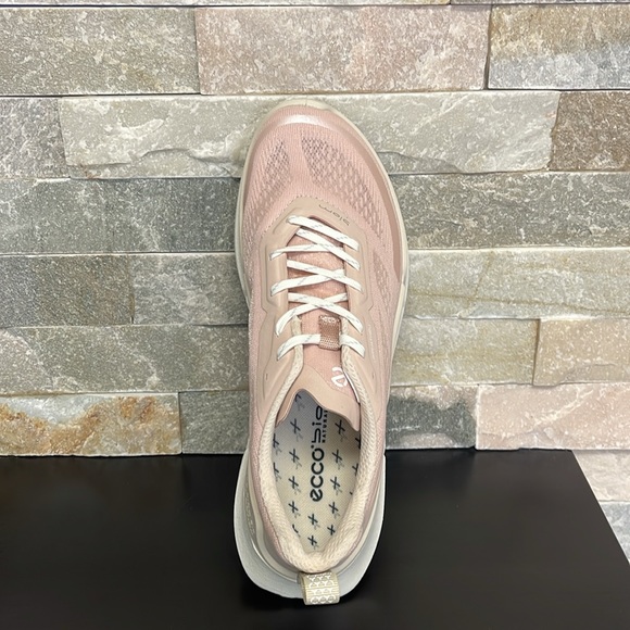 ECCO Women's Biom 2.2 Low Breathru Sneaker - Picture 12 of 13